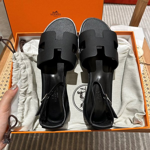 에르메스 산토리니 샌들 슬리퍼 [매장가 130만원대]