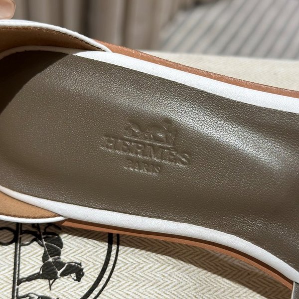 에르메스 산토리니 샌들 슬리퍼 [매장가 130만원대]