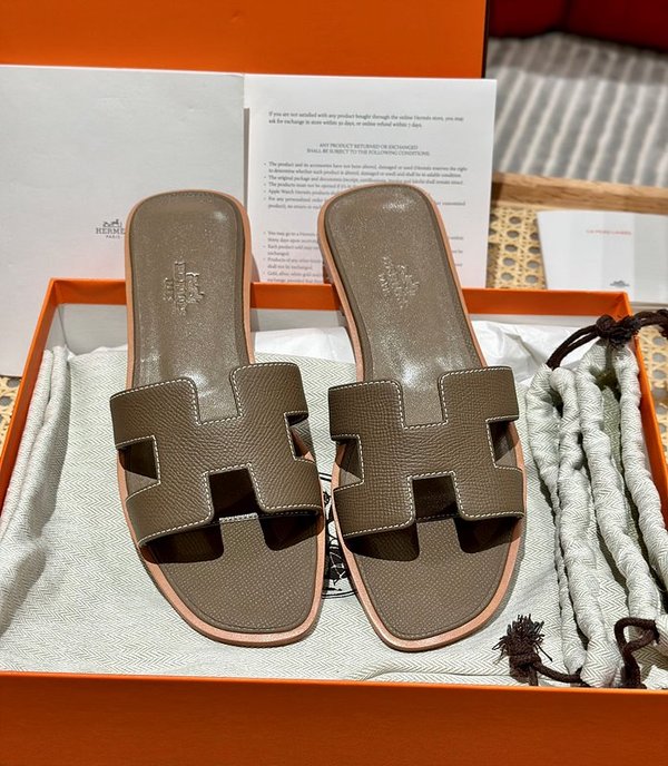 에르메스 오란 엡솜 발판 샌들 슬리퍼 [매장가110만원대]