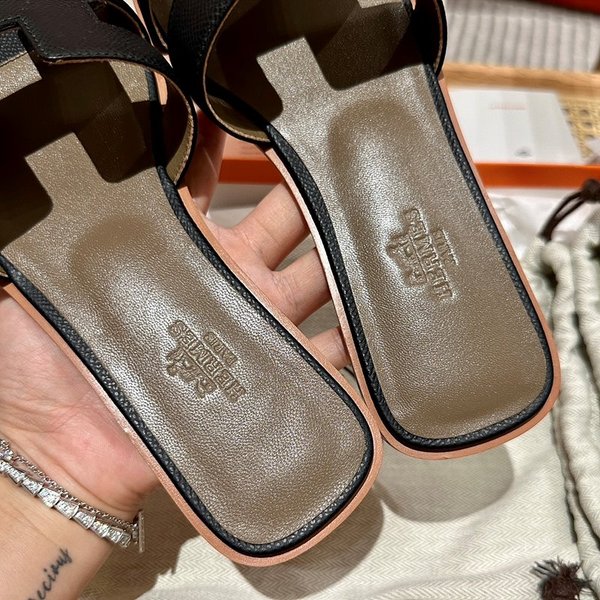 에르메스 오란 엡솜 발판 샌들 슬리퍼 [매장가110만원대]