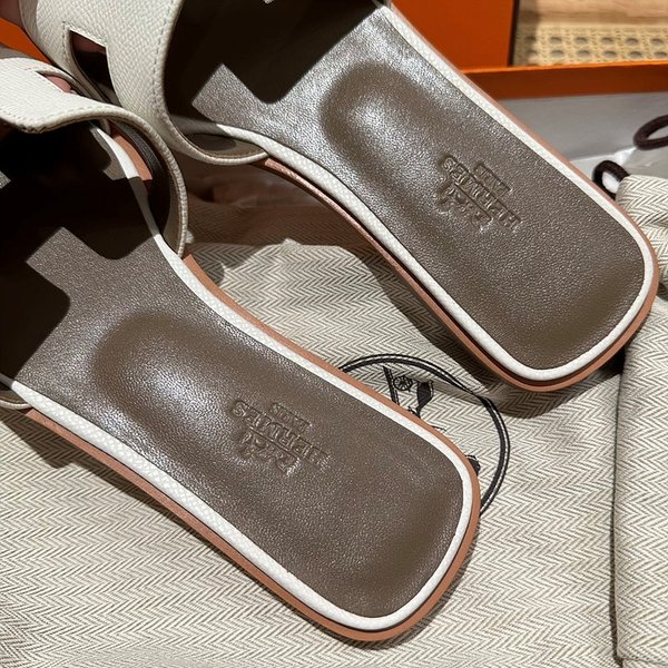 에르메스 오란 엡솜 발판 샌들 슬리퍼 [매장가110만원대]