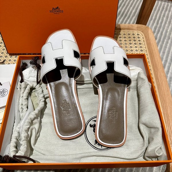 에르메스 오란 스위프트 레더 발판 샌들 슬리퍼 [매장가110만원대]