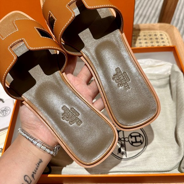 에르메스 오란 스위프트 레더 발판 샌들 슬리퍼 [매장가110만원대]