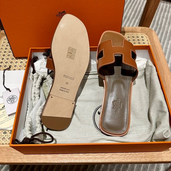 에르메스 오란 스위프트 레더 발판 샌들 슬리퍼 [매장가110만원대]