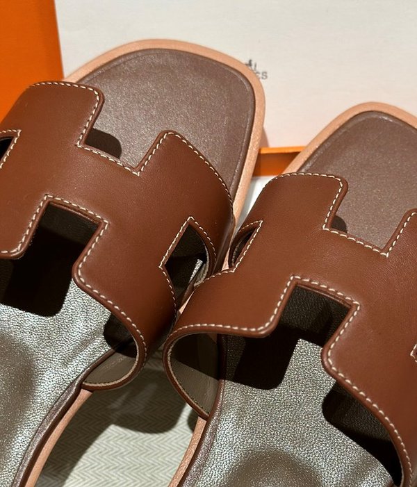 에르메스 스위프트 레더 오란 발판 샌들 슬리퍼 [매장가110만원대]