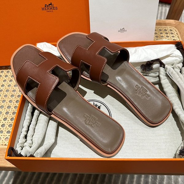 에르메스 스위프트 레더 오란 발판 샌들 슬리퍼 [매장가110만원대]