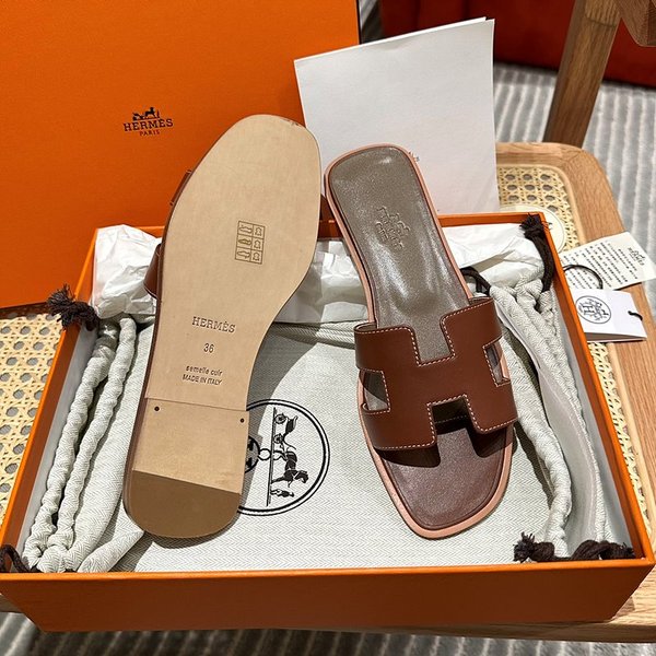 에르메스 스위프트 레더 오란 발판 샌들 슬리퍼 [매장가110만원대]