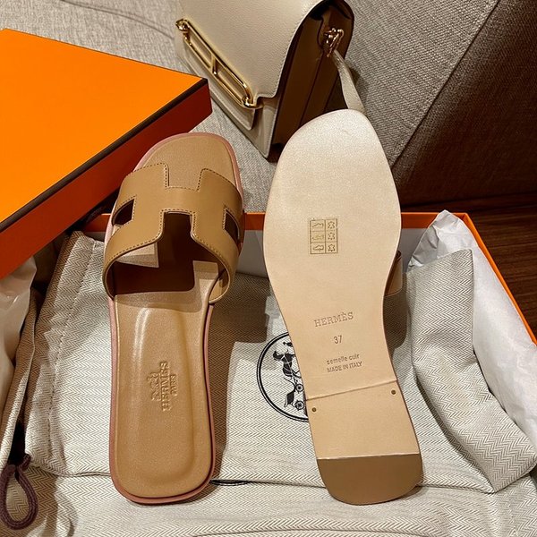 에르메스 오란 발판 샌들 슬리퍼 [매장가110만원대]