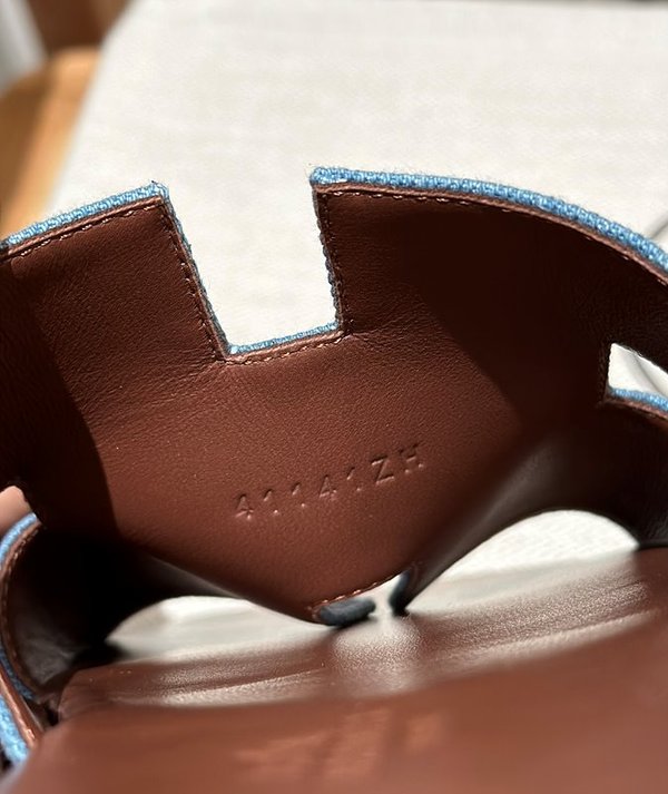 에르메스 이즈미르 스위프트 샌들 슬리퍼 [매장가120만원대]