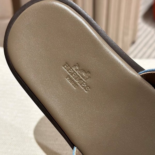 에르메스 이즈미르 스위프트 샌들 슬리퍼 [매장가120만원대]