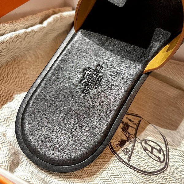 에르메스 이즈미르 스위프트 샌들 슬리퍼 [매장가120만원대]