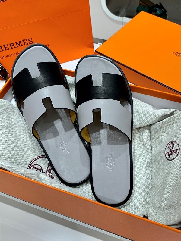 에르메스 이즈미르 스위프트 샌들 슬리퍼 [매장가120만원대]