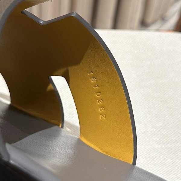 에르메스 이즈미르 샌들 슬리퍼 [매장가120만원대]