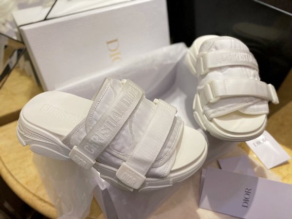 디올 d-wander 뮬 화이트 [매장가 133만원대]