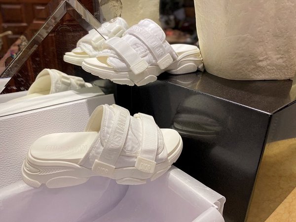 디올 d-wander 뮬 화이트 [매장가 133만원대]