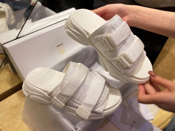 디올 d-wander 뮬 화이트 [매장가 133만원대]