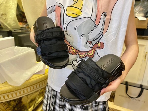 디올 D-Wander뮬 블랙 [매장가 133만원대]