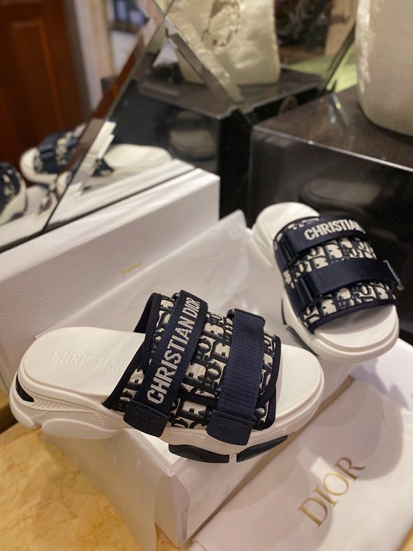 디올 D-Wander 뮬 오블리크블루 [매장가 133만원대]