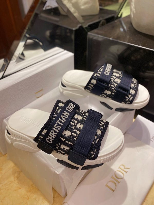 디올 D-Wander 뮬 오블리크블루 [매장가 133만원대]