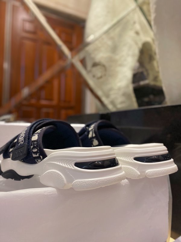 디올 D-WANDER 오블리크 딥블루 [매장가 133만원대]