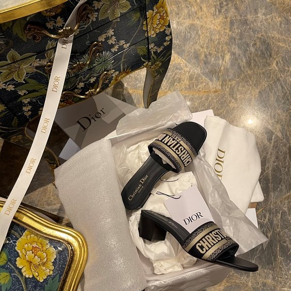 디올 DWAY 뮬 힐 [매장가 120만원대]