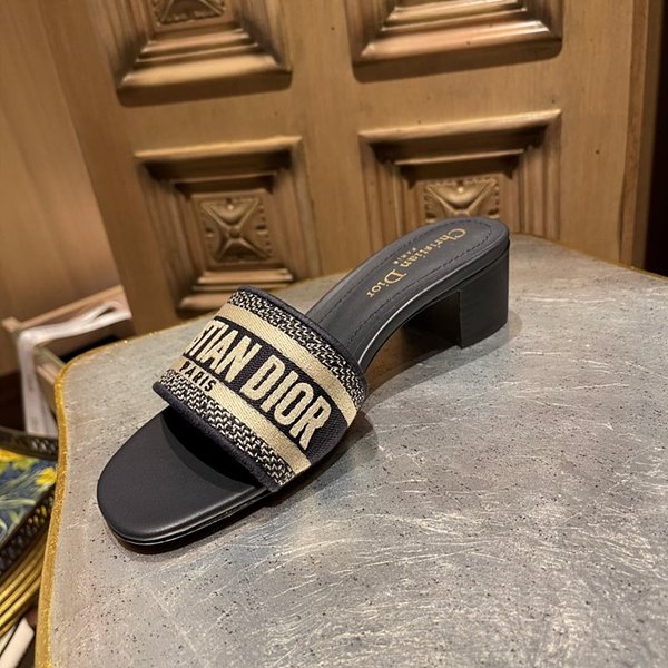 디올 DWAY 뮬 힐 [매장가 120만원대]