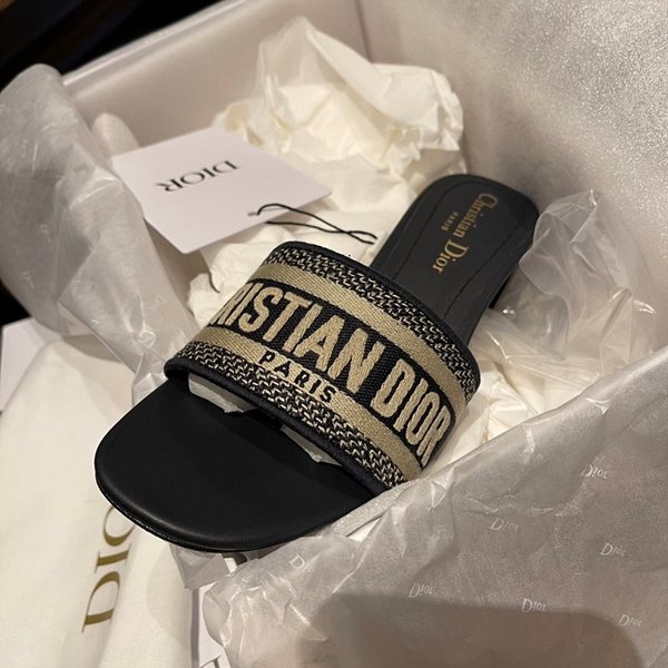 디올 DWAY 뮬 힐 [매장가 120만원대]