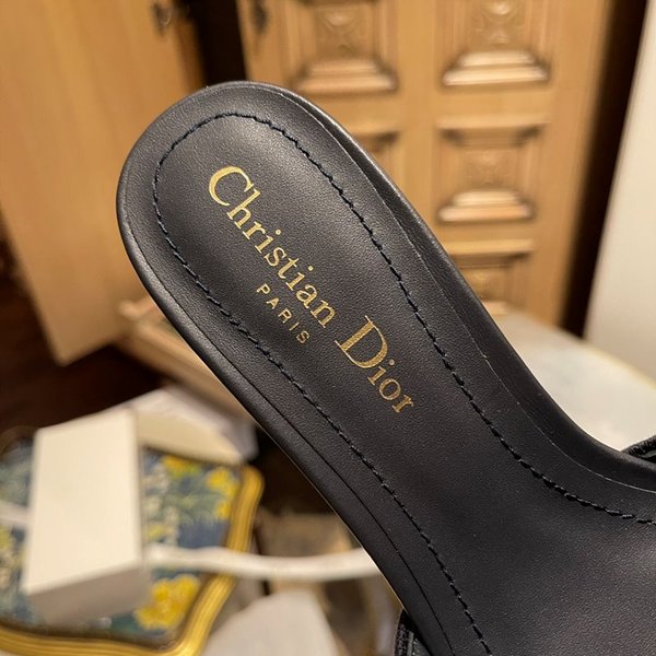 디올 DWAY 뮬 힐 [매장가 120만원대]