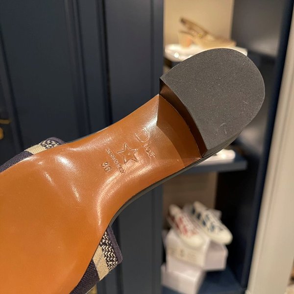 디올 DWAY 뮬 힐 [매장가 120만원대]