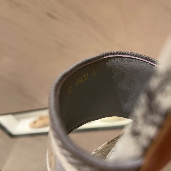 디올 DWAY 뮬 힐 [매장가 120만원대]