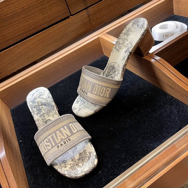 디올 DWAY 뮬 힐 [매장가 120만원대]