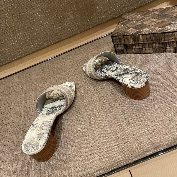 디올 DWAY 뮬 힐 [매장가 120만원대]