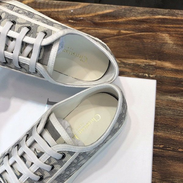 디올 WALK'N'DIOR 플랫폼 스니커즈 스톤 그레이 자수 코튼 [매장가 150만원대]