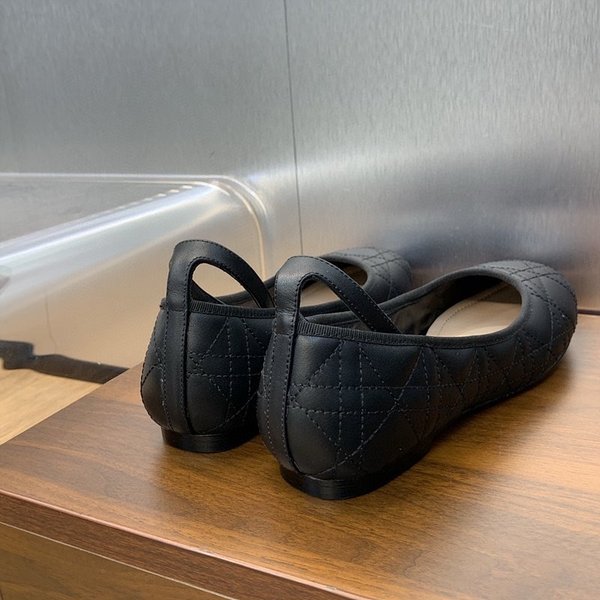 디올 까나쥬 발레리나 슈즈 [매장가 330만원대]