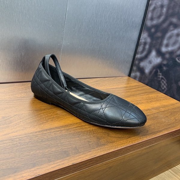 디올 까나쥬 발레리나 슈즈 [매장가 330만원대]