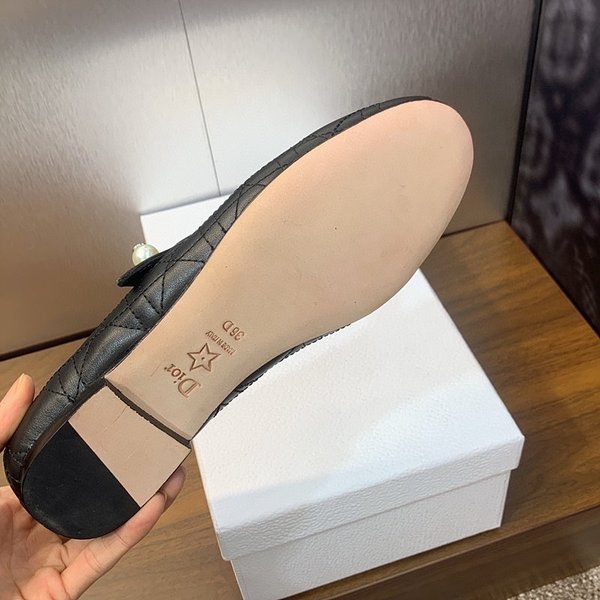 디올 까나쥬 플랫 슈즈 [매장가 330만원대]