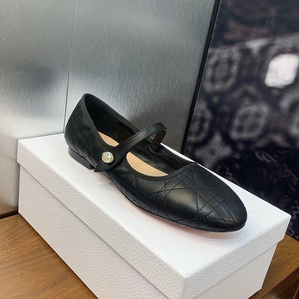 디올 까나쥬 플랫 슈즈 [매장가 330만원대]