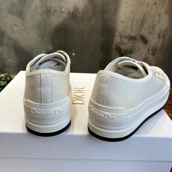 디올 WALK'N'DIOR 플랫폼 스니커즈 화이트 코튼 캔버스 [매장가 140만원대]