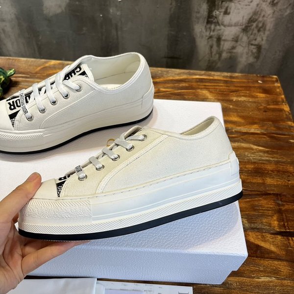 디올 WALK'N'DIOR 플랫폼 스니커즈 화이트 코튼 캔버스 [매장가 140만원대]