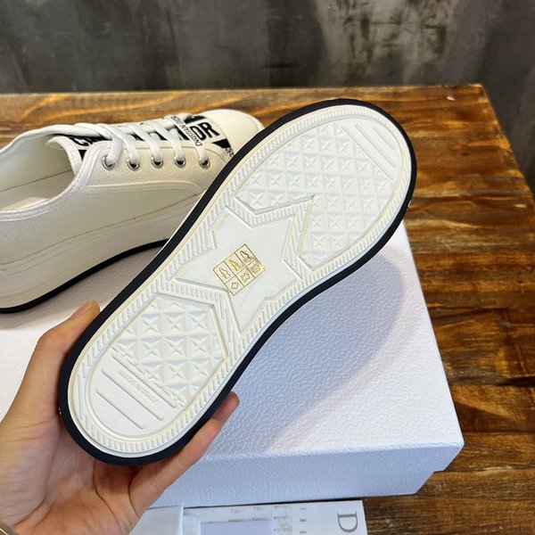 디올 WALK'N'DIOR 플랫폼 스니커즈 화이트 코튼 캔버스 [매장가 140만원대]