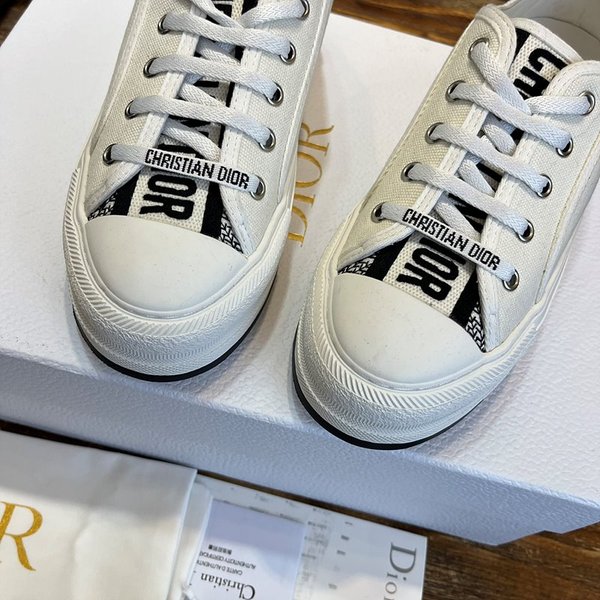 디올 WALK'N'DIOR 플랫폼 스니커즈 화이트 코튼 캔버스 [매장가 140만원대]