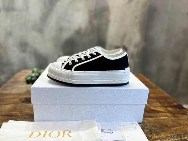 디올 WALK'N'DIOR 플랫폼 스니커즈 블랙 코튼 캔버스 [매장가 140만원대]