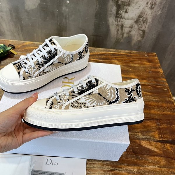 디올 WALK'N'DIOR 플랫폼 스니커즈 베이지 멀티 컬러 butterfly [매장가 140만원대]