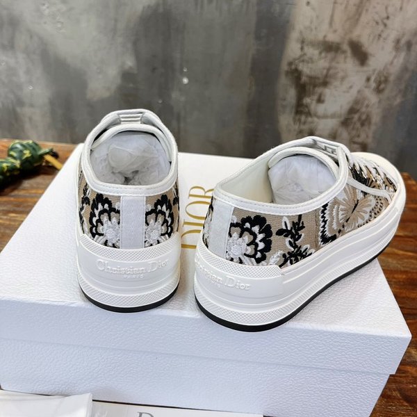 디올 WALK'N'DIOR 플랫폼 스니커즈 베이지 멀티 컬러 butterfly [매장가 140만원대]