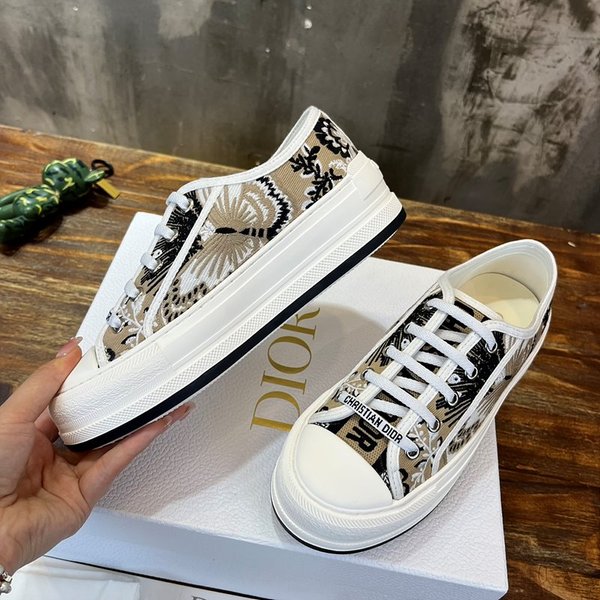 디올 WALK'N'DIOR 플랫폼 스니커즈 베이지 멀티 컬러 butterfly [매장가 140만원대]