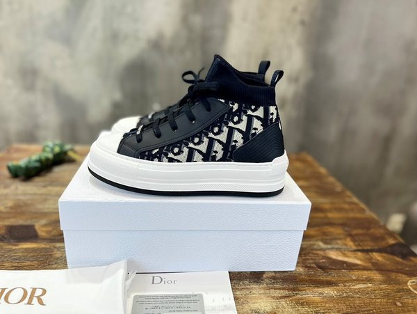 디올 WALK'N'DIOR 플랫폼 스니커즈 딥블루 테크니컬 메시 [매장가 170만원대]