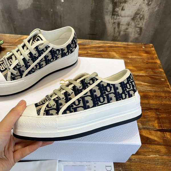 디올 WALK'N'DIOR 플랫폼 스니커즈 딥블루 자수 코튼 [매장가 150만원대]