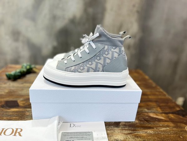 디올 WALK'N'DIOR 플랫폼 스니커즈 그레이 [매장가 170만원대]