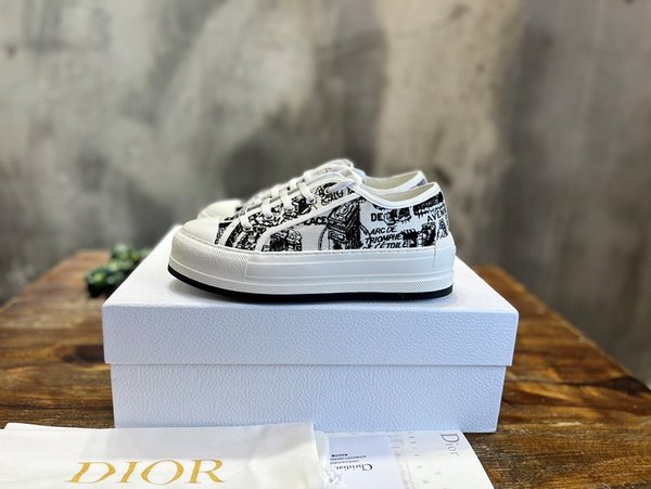 디올 WALK'N'DIOR 플랫폼 스니커즈 화이트&블랙 [매장가 140만원대]