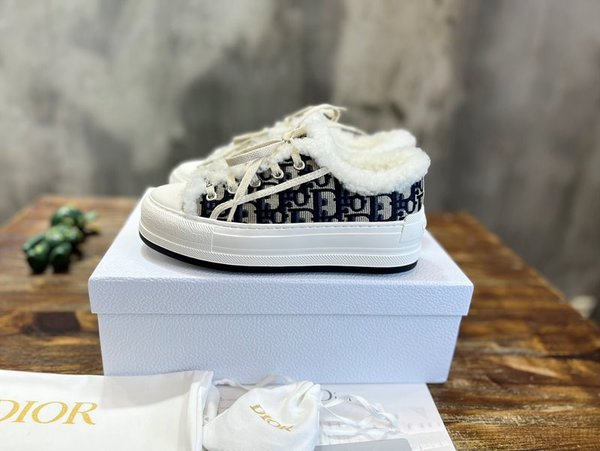 디올 WALK'N'DIOR 플랫폼 스니커즈 딥블루&화이트 [매장가 160만원대]